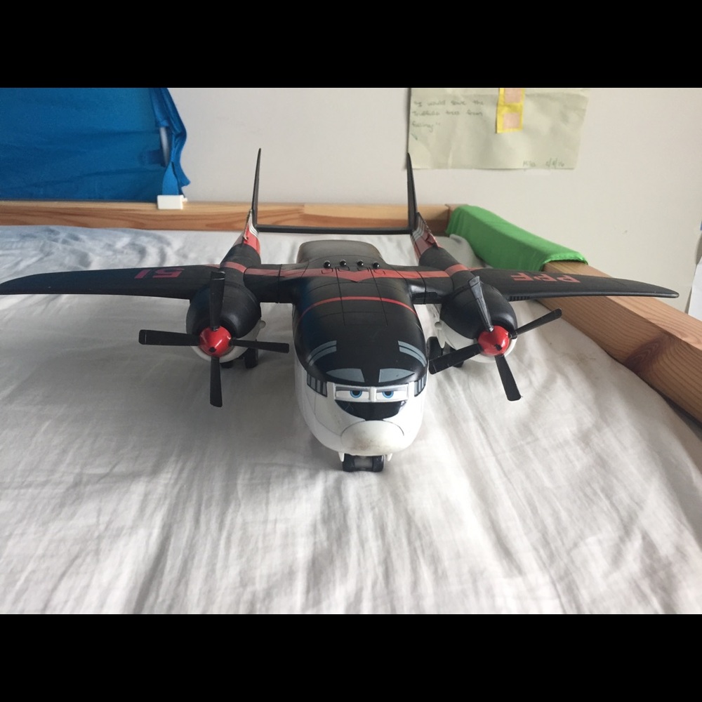 Planes fire and rescue toy bundle